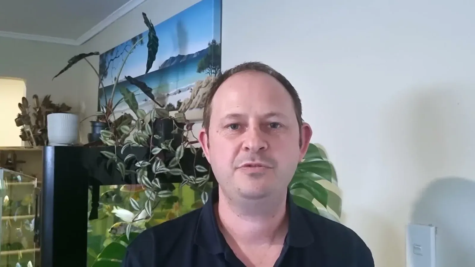 Ryan Jury, Phantom Screens' Auckland dealer, introducing himself on camera